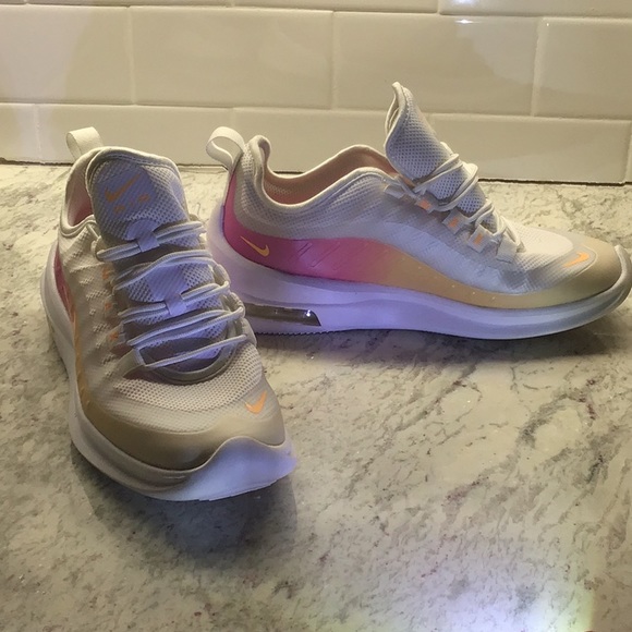 SOLD!! Nike Air Maxis 💛 size 7 💛 —NWT! - Picture 13 of 15